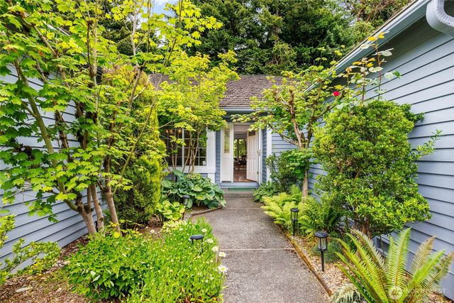 34504 8th Avenue SW, Federal Way, WA 98023
