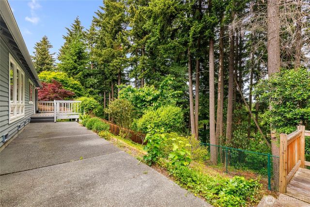 34504 8th Avenue SW, Federal Way, WA 98023