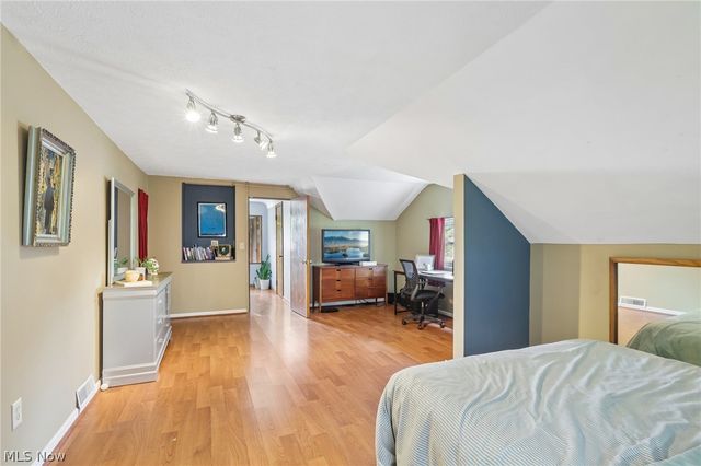 469 Richmond Road, Richmond Heights, OH 44143