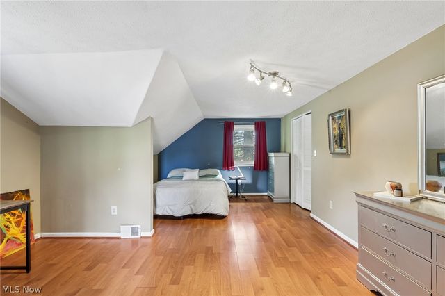 469 Richmond Road, Richmond Heights, OH 44143