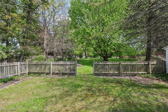 469 Richmond Road, Richmond Heights, OH 44143