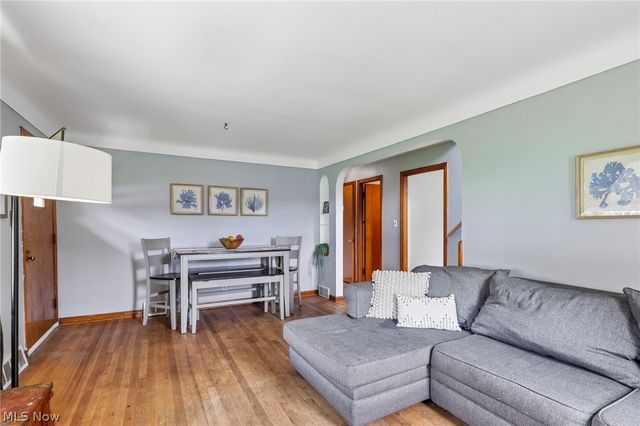 469 Richmond Road, Richmond Heights, OH 44143