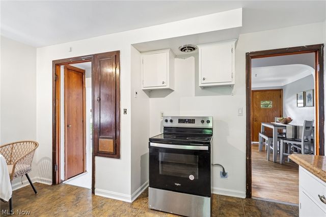 469 Richmond Road, Richmond Heights, OH 44143