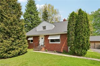 469 Richmond Road, Richmond Heights, OH 44143