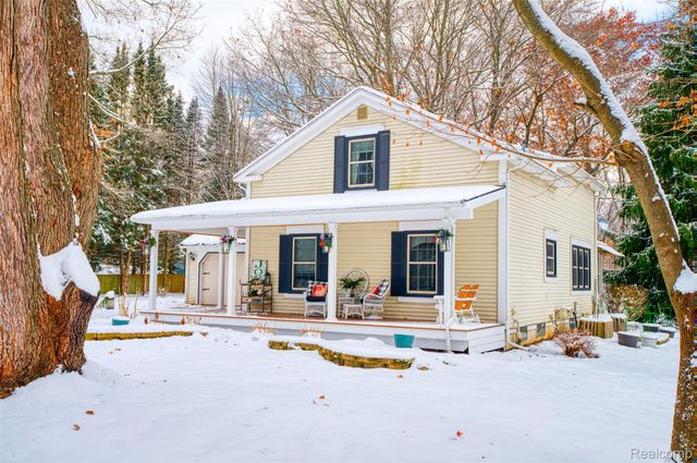 1543 Bosak Drive, Brighton, MI 48114