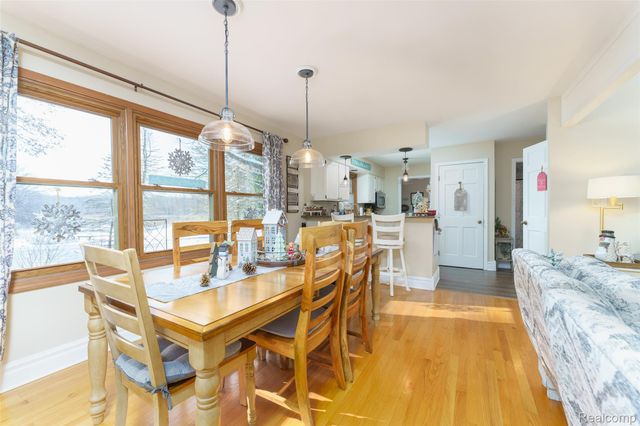 1543 Bosak Drive, Brighton, MI 48114