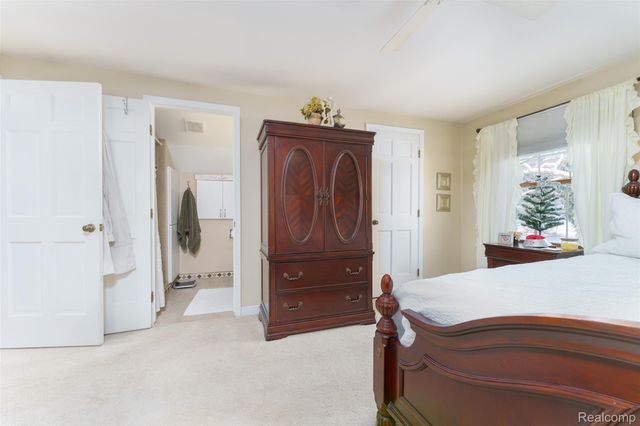 1543 Bosak Drive, Brighton, MI 48114