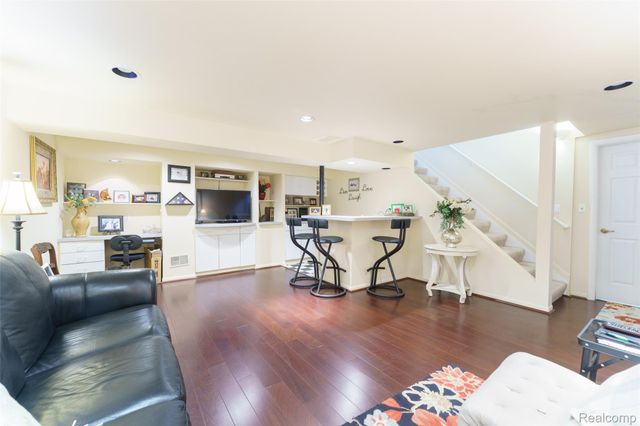 1543 Bosak Drive, Brighton, MI 48114