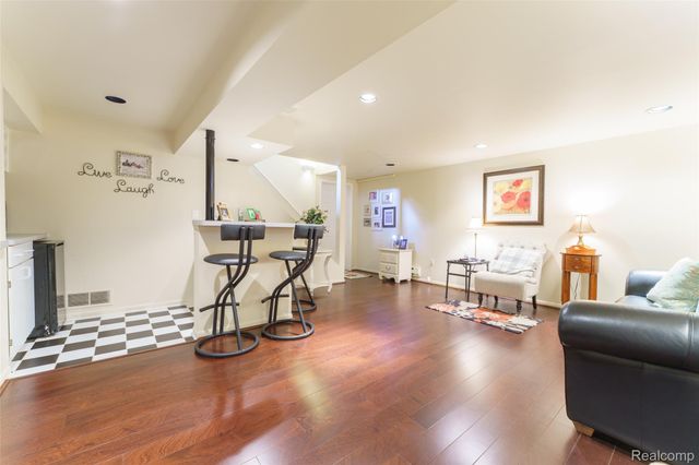 1543 Bosak Drive, Brighton, MI 48114