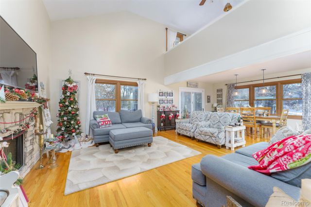 1543 Bosak Drive, Brighton, MI 48114