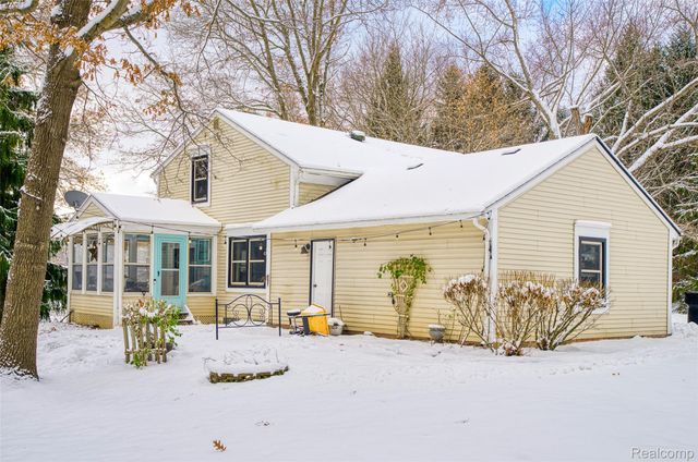 1543 Bosak Drive, Brighton, MI 48114