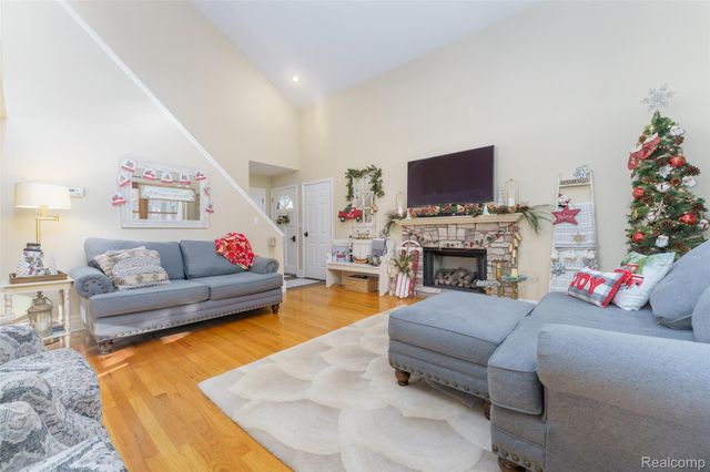 1543 Bosak Drive, Brighton, MI 48114