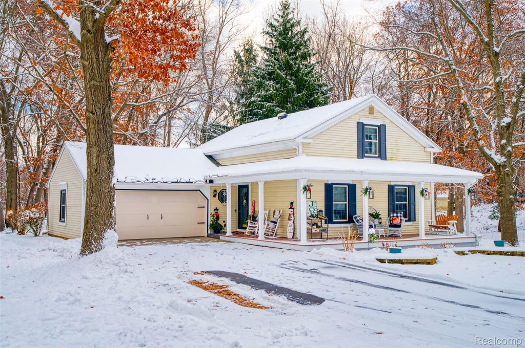 1543 Bosak Drive, Brighton, MI 48114