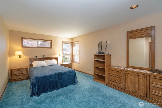 6200 Woodcock Road, Sequim, WA 98382