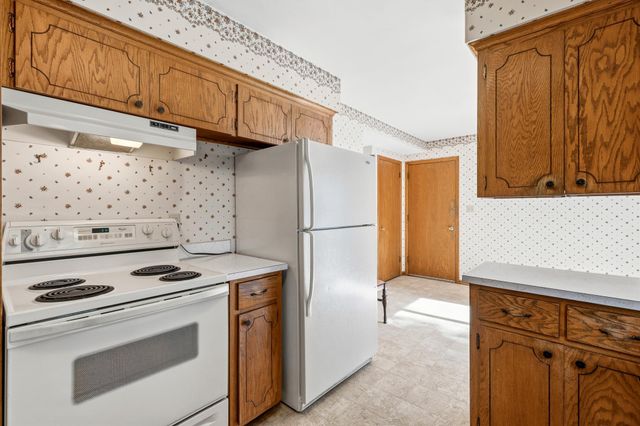 2195 Burr Street N, Maplewood, MN 55117