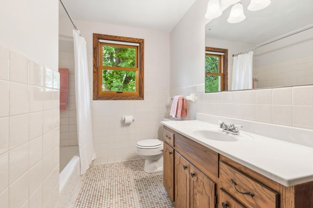 2195 Burr Street N, Maplewood, MN 55117