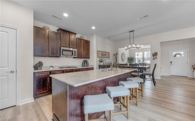 1301 Acadian Dr Unit D, Suffolk, VA 23434