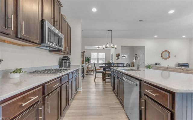 1301 Acadian Dr Unit D, Suffolk, VA 23434