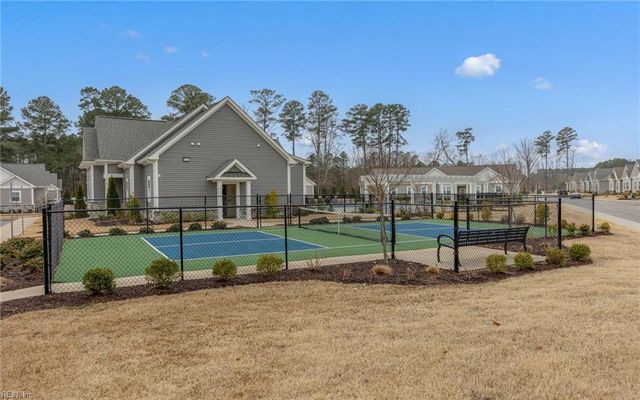 1301 Acadian Dr Unit D, Suffolk, VA 23434