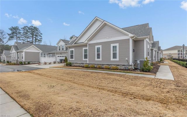 1301 Acadian Dr Unit D, Suffolk, VA 23434