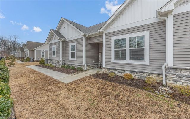 1301 Acadian Dr Unit D, Suffolk, VA 23434