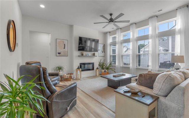 1301 Acadian Dr Unit D, Suffolk, VA 23434