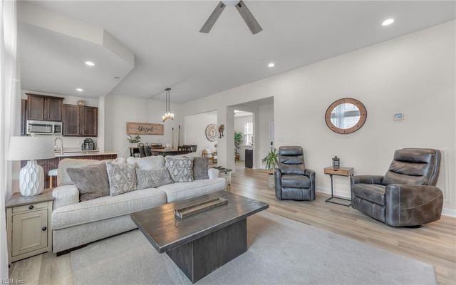 1301 Acadian Dr Unit D, Suffolk, VA 23434