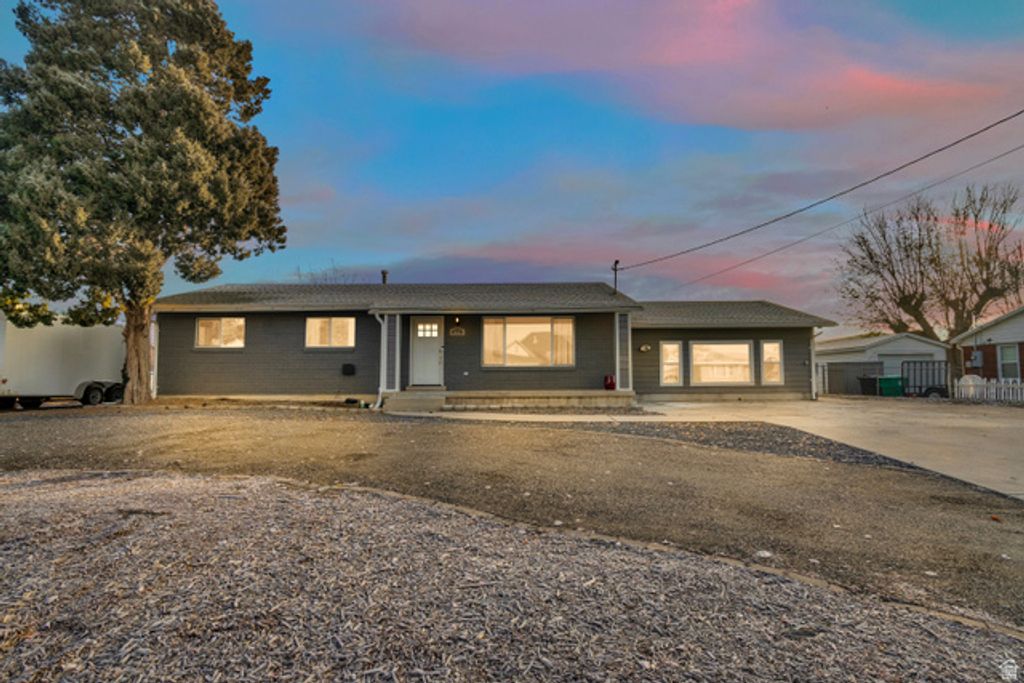 2623 S 2000 W, Syracuse, UT 84075
