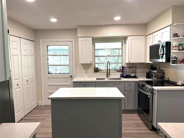 39246 LIZABETH CIRCLE, Zephyrhills, FL 33542