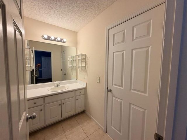 212 W Sycamore W Drive, Winder, GA 30680