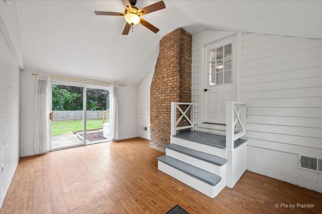 1N038 Woods Avenue, Wheaton, IL 60187
