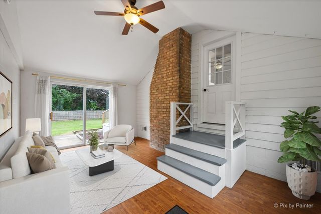 1N038 Woods Avenue, Wheaton, IL 60187