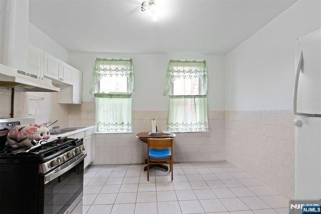 6511 Hudson Avenue, West New York, NJ 07093