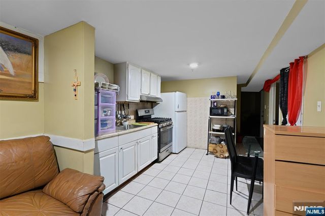 6511 Hudson Avenue, West New York, NJ 07093