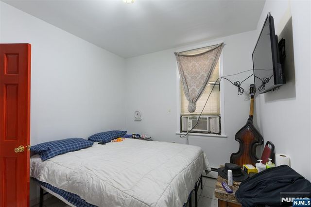 6511 Hudson Avenue, West New York, NJ 07093