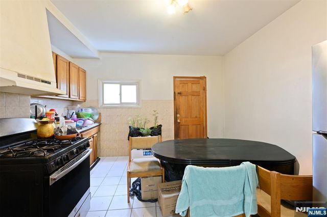 6511 Hudson Avenue, West New York, NJ 07093