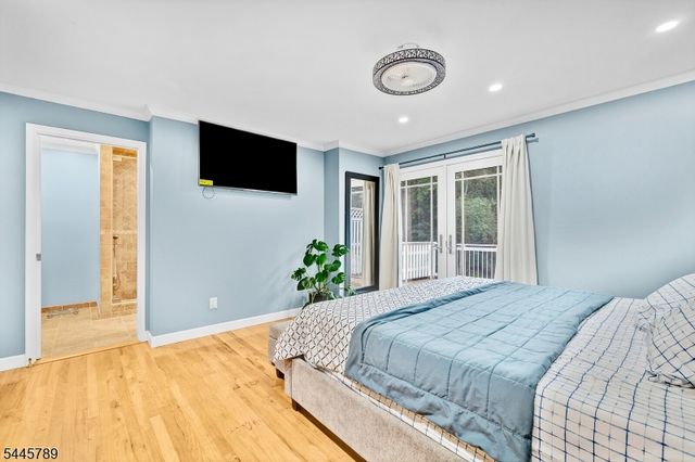 151 Cottage Pl W, Long Hill Twp., NJ 07933