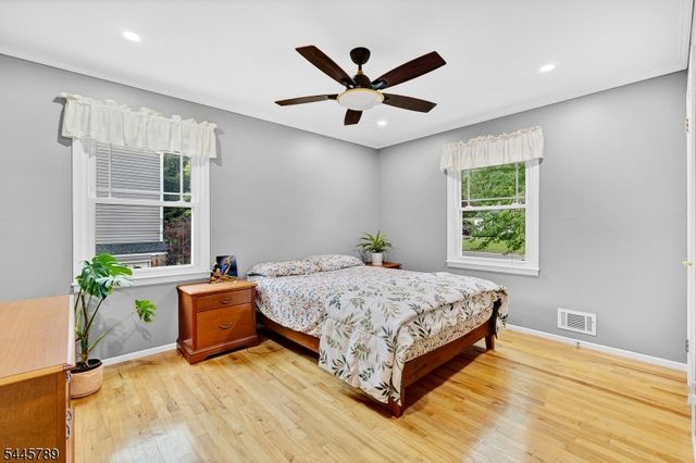 151 Cottage Pl W, Long Hill Twp., NJ 07933