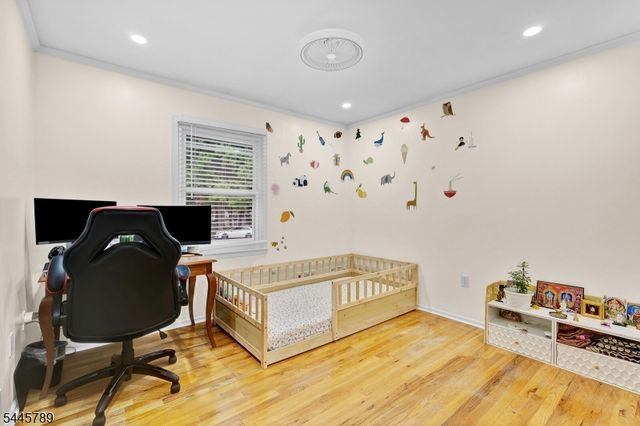 151 Cottage Pl W, Long Hill Twp., NJ 07933