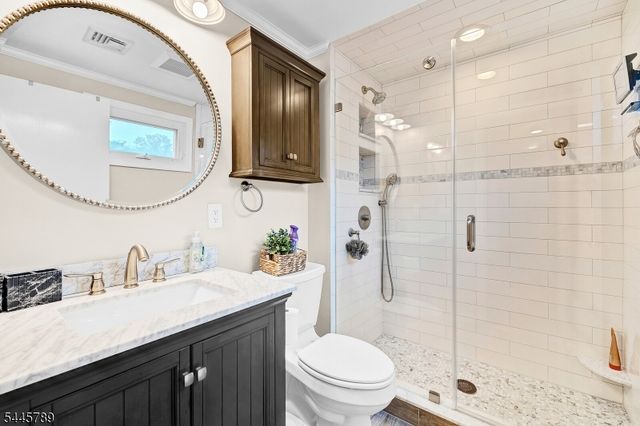 151 Cottage Pl W, Long Hill Twp., NJ 07933