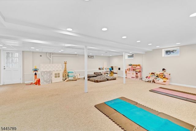 151 Cottage Pl W, Long Hill Twp., NJ 07933