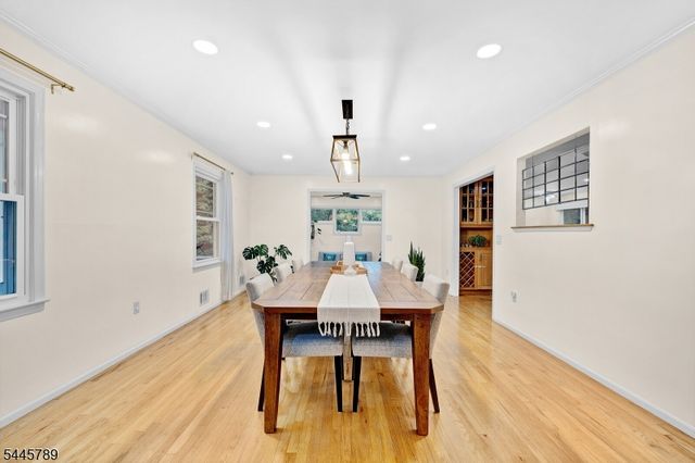 151 Cottage Pl W, Long Hill Twp., NJ 07933