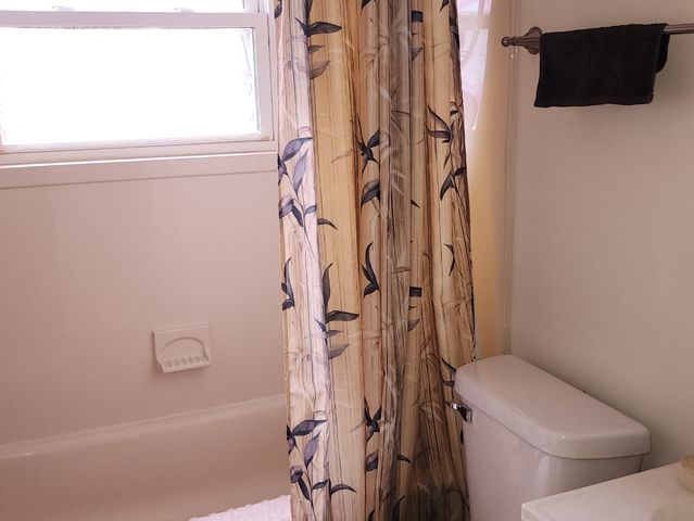 531 Redwood Road, Bolingbrook, IL 60440