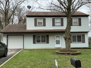 531 Redwood Road, Bolingbrook, IL 60440