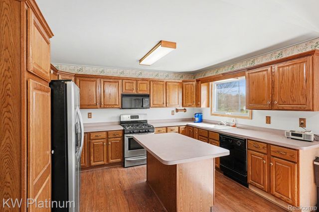 3303 Sandy Shore Drive, Metamora Village, MI 48455