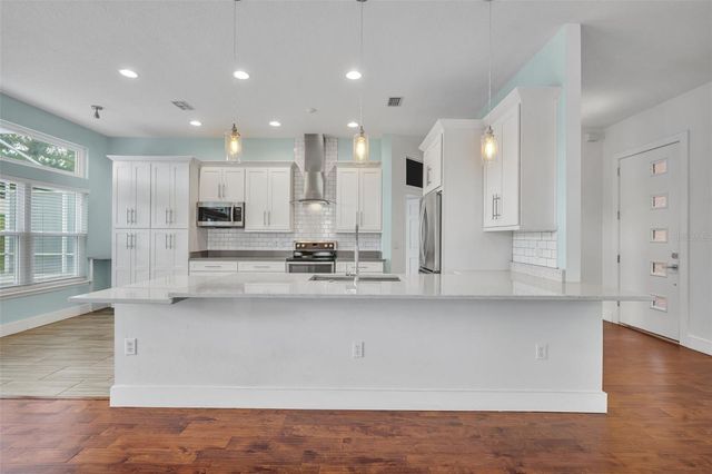 196 WIMBLEDON CIRCLE, Lake Mary, FL 32746