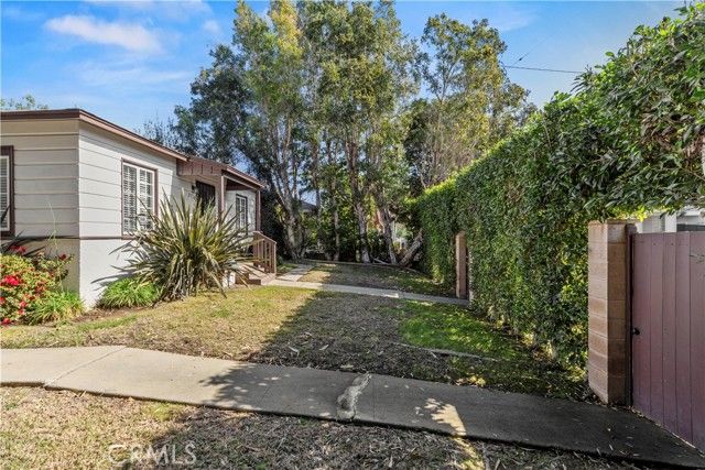 8708 Reading Avenue, Los Angeles, CA 90045