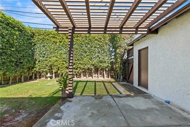8708 Reading Avenue, Los Angeles, CA 90045