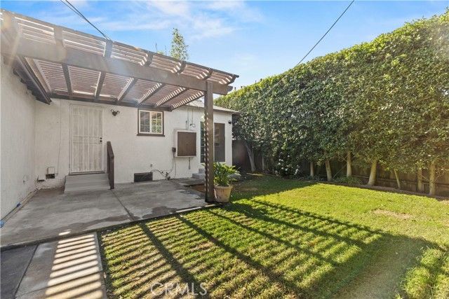 8708 Reading Avenue, Los Angeles, CA 90045