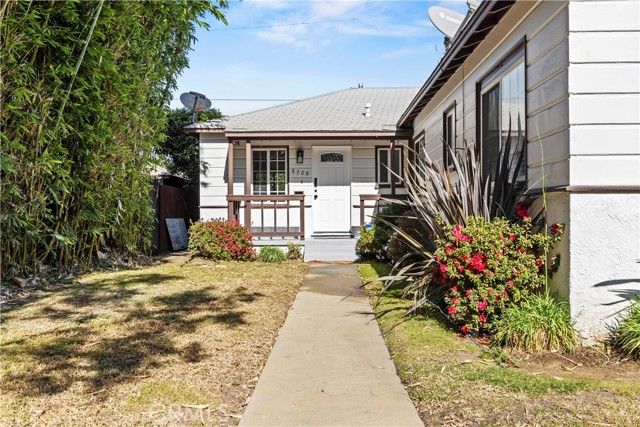 8708 Reading Avenue, Los Angeles, CA 90045